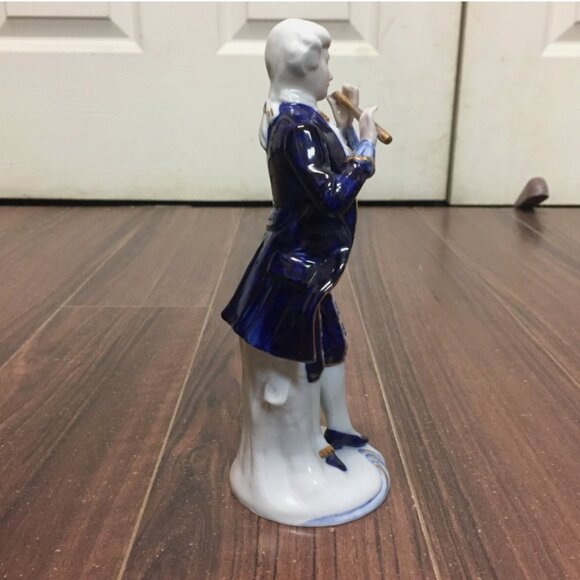 Vintage Ceramic Renaissance Flute Player Figure Made In Korea 8" Hand Painted - Picture 6 of 7